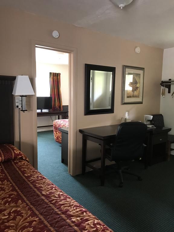 Townhouse Motel Weed Luaran gambar
