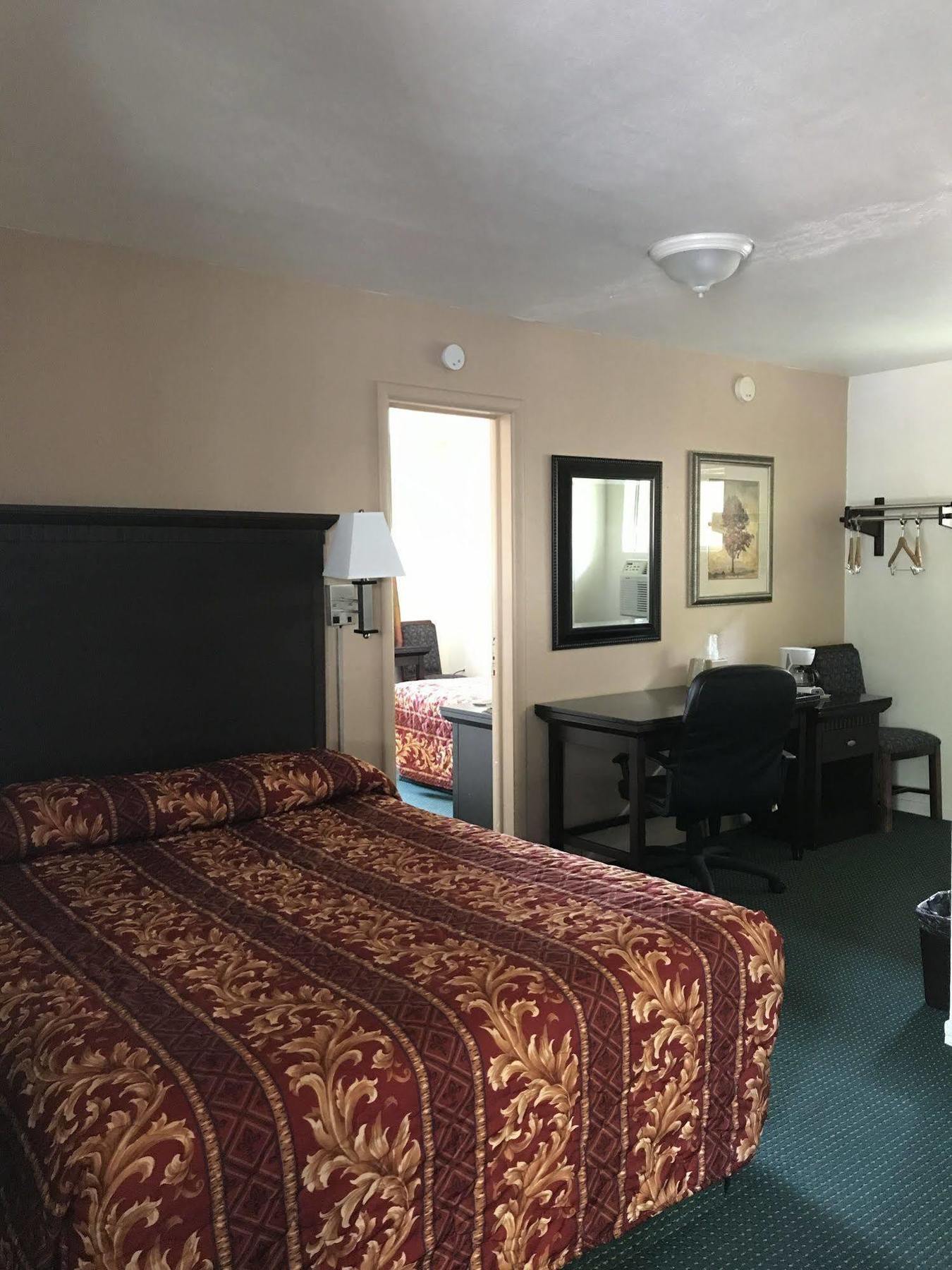 Townhouse Motel Weed Luaran gambar