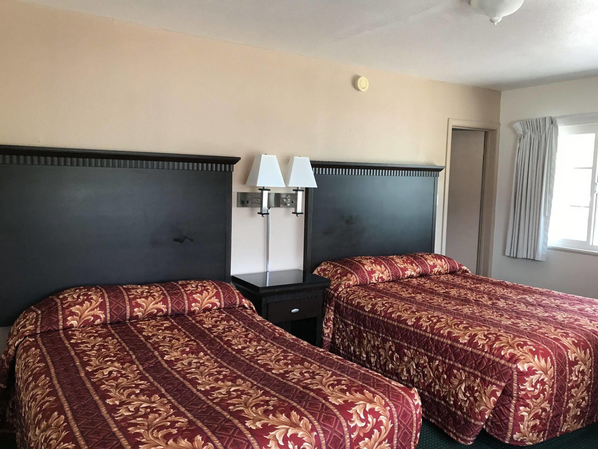 Townhouse Motel Weed Luaran gambar